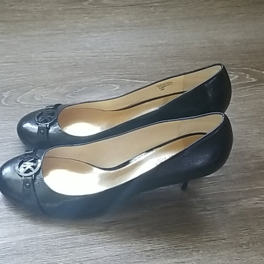MICHAEL KORS PUMPS Size 10 - Picture 4 of 9